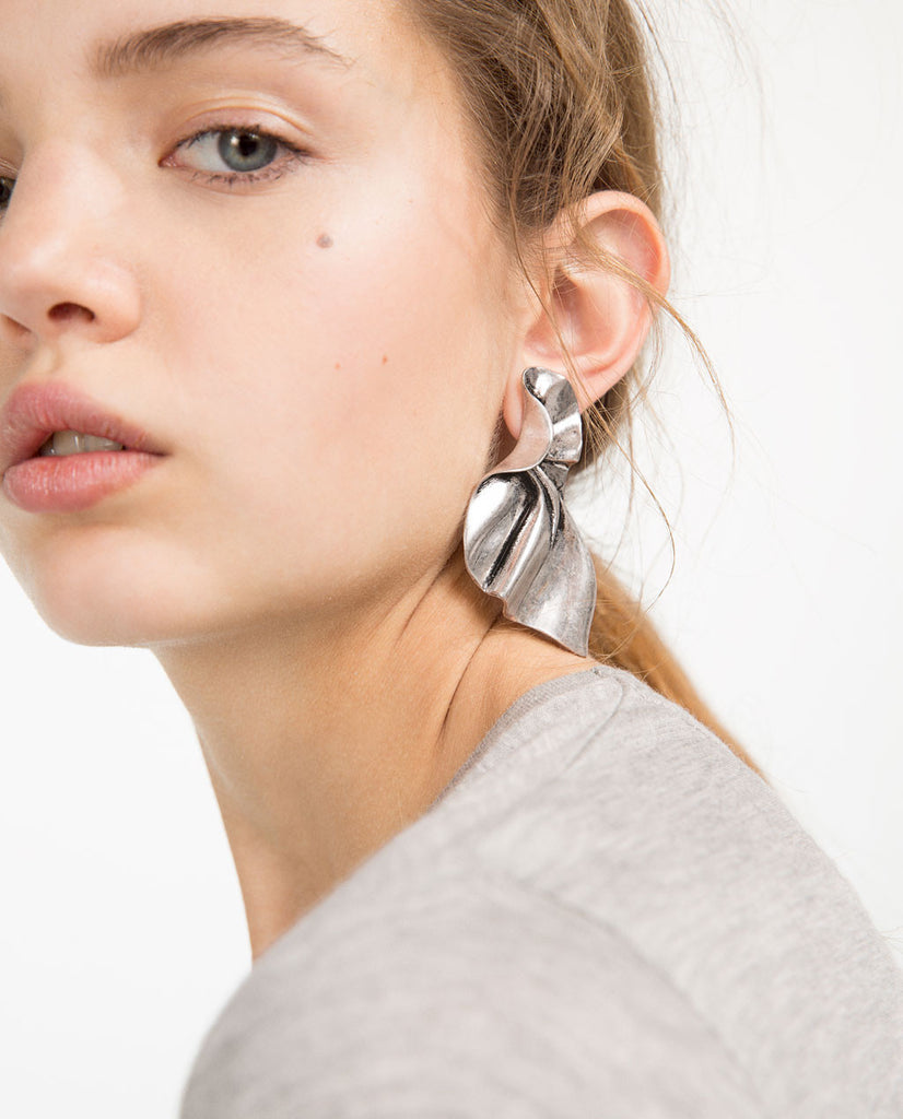 TWISTED-EFFECT EARRINGS